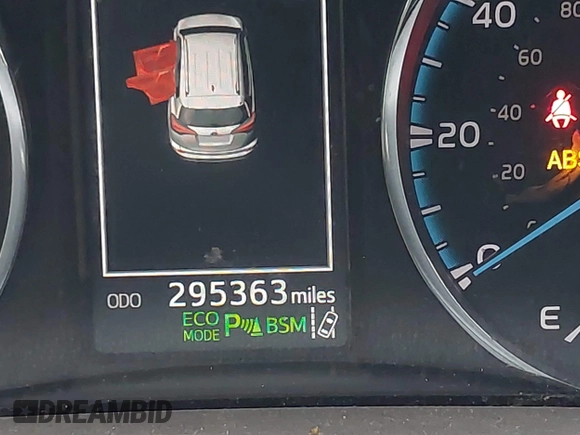 2016 Toyota RAV4 Limited с VIN JTMDJREV2GD001094, выставлен на аукционе IAAI как лот 42499355 с пробегом 295 363 миль миль и . История ставок и продаж доступна на DreamBid. Изображение 15.