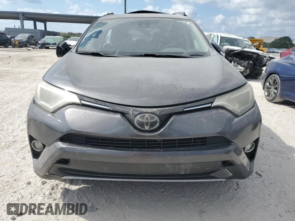 2018 Toyota RAV4 XLE with VIN 2T3WFREV0JW409386, listed as a Copart auction lot 53428615 with 91,999 mi miles and Salvage Title. Bid and sale history available at carsss.com. Image 5.