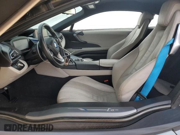 2015 BMW i8 z VIN WBY2Z2C56FV674231, wystawiony jako Copart lot #37218014 z przebiegiem 27 465 mil mil oraz . Historia ofert i sprzedaży dostępna na DreamBid. Obrazek 7.