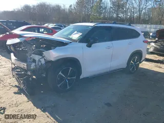 2022 Toyota Highlander XSE with VIN 5TDLZRAH5NS113040, listed as a IAAI auction lot 41231158 with 94,048 mi miles. Bid and sale history available at carsss.com. Image 2.