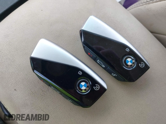 2024 BMW 7 Series 740i с VIN WBA23EH00RCP27147, выставлен на аукционе IAAI как лот 41932339 с пробегом 16 740 миль миль и . История ставок и продаж доступна на DreamBid. Изображение 11.
