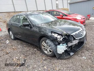 2013 Infiniti G37 x with VIN JN1CV6AR4DM751067, listed as a IAAI auction lot 42155084 with 101,640 mi miles. Bid and sale history available at carsss.com. Image 1.