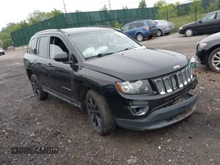 2016 Jeep Compass High Altitude z VIN 1C4NJDEBXGD558509, wystawiony jako IAAI lot #42240509 z przebiegiem 93 480 mil mil oraz . Historia ofert i sprzedaży dostępna na DreamBid. Obrazek 1.