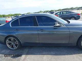 2015 BMW 3 Series 328i z VIN WBA3A5G57FNS82543, wystawiony jako IAAI lot #42731940 z przebiegiem 102 773 mil mil oraz . Historia ofert i sprzedaży dostępna na DreamBid. Obrazek 13.