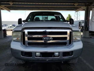 2006 Ford F-250 XL with VIN 1FTSX21P66ED77035, listed as a Copart auction lot 57294285 with 82,648 mi miles and Salvage title. Bid and sale history available at DreamBid. Image 5.