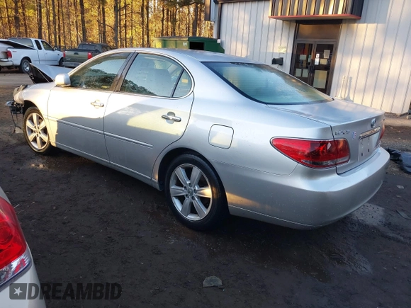2005 Lexus ES 330 with VIN JTHBA30G355067558, listed as a IAAI auction lot 41273706 with 202,361 mi miles. Bid and sale history available at carsss.com. Image 3.