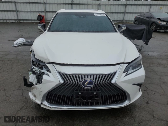 2021 Lexus ES with VIN 58ACA1C11MU012343, listed as a Copart auction lot 43613565 with 41,160 mi miles and Salvage Title. Bid and sale history available at carsss.com. Image 5.