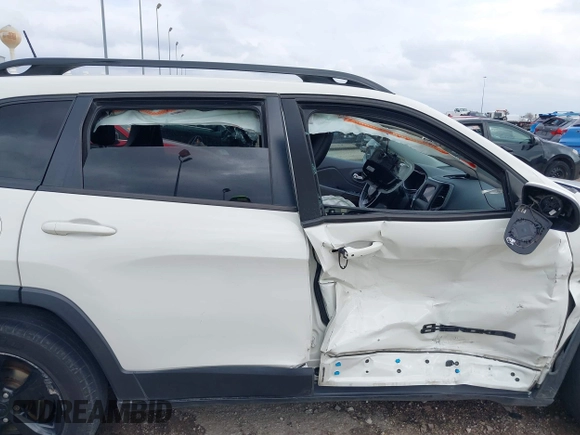 2019 Jeep Cherokee Latitude Plus with VIN 1C4PJLLBXKD405322, listed as a IAAI auction lot 41708104 with 93,295 mi miles and . Bid and sale history available at DreamBid. Image 18.