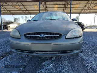2002 Ford Taurus SES Standard with VIN 1FAFP55S92A126261, listed as a Copart auction lot 88535745 with 207,545 mi miles and Non Repairable. Bid and sale history available at carsss.com. Image 5.