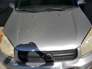 2005 Toyota RAV4 z VIN JTEHD20VX56028127, wystawiony jako Copart lot #56493475 z przebiegiem 227 887 mil mil oraz Czysty tytuł • Clean title. Historia ofert i sprzedaży dostępna na DreamBid. Obrazek 12.