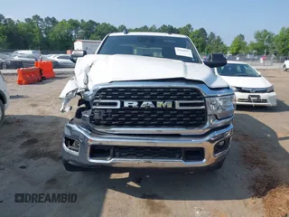 2022 Ram 2500 Tradesman with VIN 3C6UR4HJ2NG208791, listed as a IAAI auction lot 42428957 with 70,960 mi miles and . Bid and sale history available at DreamBid. Image 12.