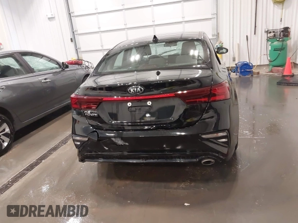 2021 Kia Forte LXS z VIN 3KPF24AD3ME262766, wystawiony jako IAAI lot #42232564 z przebiegiem 14 902 mil mil oraz . Historia ofert i sprzedaży dostępna na DreamBid. Obrazek 16.