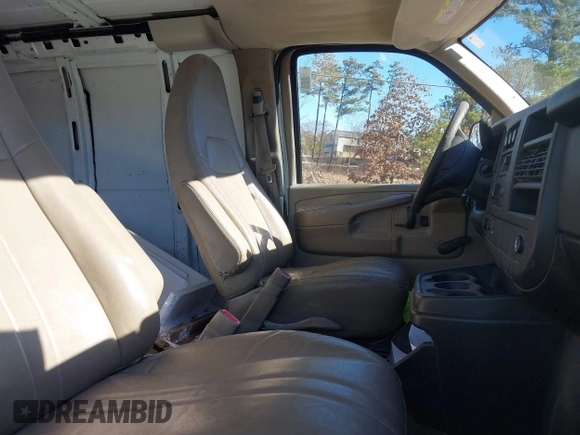 2011 GMC Savana Cargo Van with VIN 1GTW7GCA8B1149997, listed as a IAAI auction lot 41342313 with 225,756 mi miles. Bid and sale history available at carsss.com. Image 5.