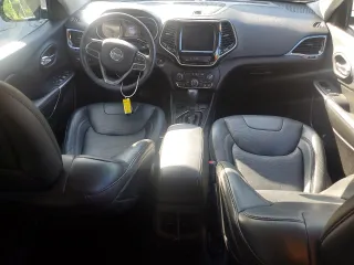 2019 Jeep Cherokee Limited с VIN 1C4PJLDB7KD185202, выставлен на аукционе Copart как лот 60878935 с пробегом 114 509 миль миль и Списание • Salvage title. История ставок и продаж доступна на DreamBid. Изображение 8.