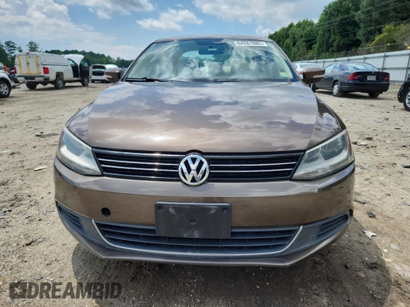 2014 Volkswagen Jetta TDI w/Premium with VIN 3VW3L7AJ9EM303218, listed as a Copart auction lot 64261985 with 187,371 mi miles and Clean title. Bid and sale history available at DreamBid. Image 5.