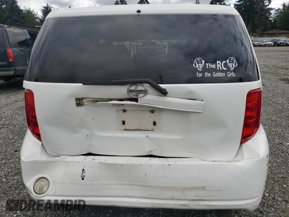 2008 Scion xB z VIN JTLKE50E981026996, wystawiony jako Copart lot #57676945 z przebiegiem 223 038 mil mil oraz Szkody całkowita. Historia ofert i sprzedaży dostępna na DreamBid. Obrazek 6.