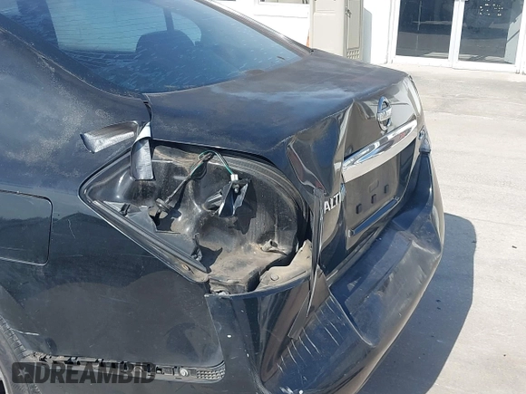 2010 Nissan Altima S with VIN 1N4AL2AP0AC111558, listed as a IAAI auction lot 42084874 with 221,760 mi miles and . Bid and sale history available at carsss.com. Image 6.