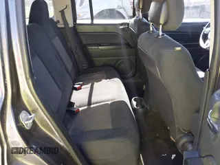 2014 Jeep Patriot Sport with VIN 1C4NJPBA5ED842849, listed as a IAAI auction lot 42530106 with 270,570 mi miles and . Bid and sale history available at DreamBid. Image 8.