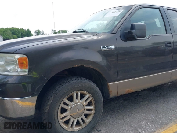 2006 Ford F-150 XLT z VIN 1FTPX145X6NA17017, wystawiony jako IAAI lot #42412659 z przebiegiem 218 939 mil mil oraz . Historia ofert i sprzedaży dostępna na DreamBid. Obrazek 12.