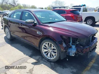 2019 Ford Taurus Limited z VIN 1FAHP2F87KG118683, wystawiony jako IAAI lot #42000138 z przebiegiem 101 991 mil mil oraz . Historia ofert i sprzedaży dostępna na DreamBid. Obrazek 1.