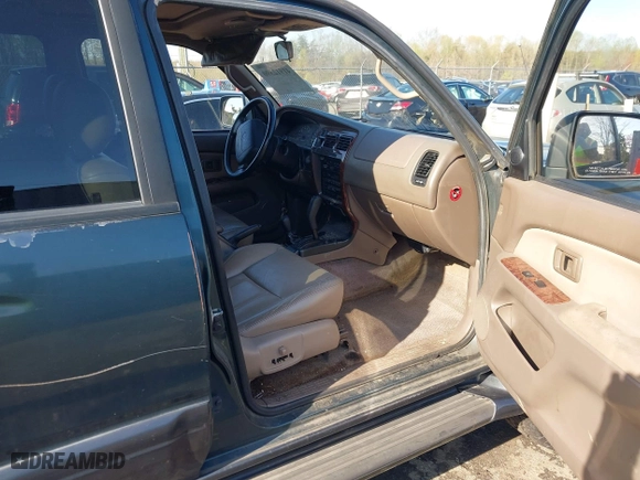 1997 Toyota 4Runner Limited with VIN JT3HN87R9V0072754, listed as a IAAI auction lot 41912390 with 260,079 mi miles. Bid and sale history available at carsss.com. Image 5.