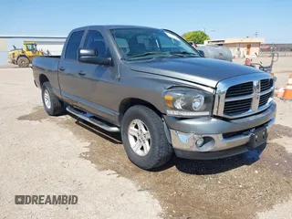2006 Dodge 1500 SLT z VIN 1D7HA18226S693054, wystawiony jako IAAI lot #42026529 z przebiegiem 137 921 mil mil oraz . Historia ofert i sprzedaży dostępna na DreamBid. Obrazek 1.