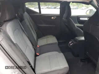 2024 Volvo XC40 Core Bright Theme с VIN YV4L12UK1R2352049, выставлен на аукционе Copart как лот 61442035 с пробегом 20 156 миль миль и Чистый • Clean title. История ставок и продаж доступна на DreamBid. Изображение 10.
