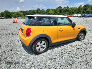 2015 MINI Hardtop z VIN WMWXM5C50F3A57281, wystawiony jako Copart lot #64920085 z przebiegiem 125 537 mil mil oraz Szkoda całkowita • Salvage title. Historia ofert i sprzedaży dostępna na DreamBid. Obrazek 3.