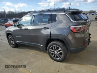 2017 Jeep Compass Latitude z VIN 3C4NJDBB7HT651763, wystawiony jako Copart lot #55028475 z przebiegiem 46 504 mil mil oraz Szkoda całkowita • Salvage title. Historia ofert i sprzedaży dostępna na DreamBid. Obrazek 2.