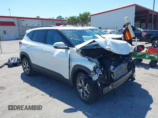 2021 Kia Seltos EX with VIN KNDERCAA7M7220933, listed as a IAAI auction lot 41792633 with 17,335 mi miles. Bid and sale history available at carsss.com. Image 1.