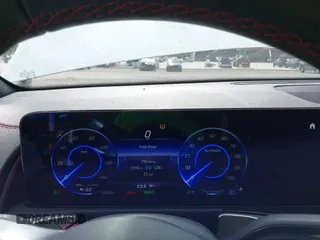 2024 Mercedes-Benz EQB 250+ z VIN W1N9M0CB7RN109945, wystawiony jako IAAI lot #42100727 z przebiegiem 2 940 mil mil oraz . Historia ofert i sprzedaży dostępna na DreamBid. Obrazek 7.