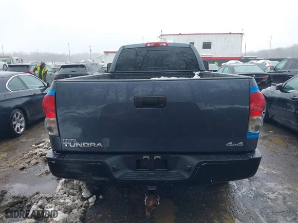 2008 Toyota Tundra 4WD Truck with VIN 5TFCV54188X005786, listed as a IAAI auction lot 41535156 with 263,139 mi miles. Bid and sale history available at carsss.com. Image 16.