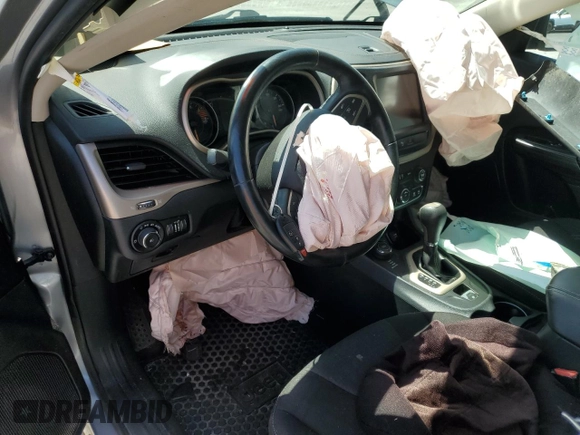 2016 Jeep Cherokee Latitude с VIN 1C4PJMCS4GW252227, выставлен на аукционе Copart как лот 62210565 с пробегом Не указан миль и Списание • Salvage title. История ставок и продаж доступна на DreamBid. Изображение 8.