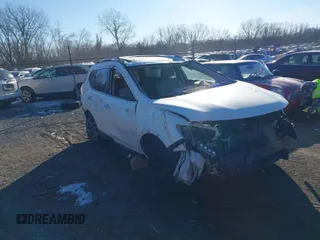 2016 Nissan Rogue SV with VIN 5N1AT2MV7GC875061, listed as a IAAI auction lot 41297172 with 121,135 mi miles. Bid and sale history available at carsss.com. Image 1.