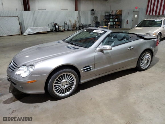 2004 Mercedes-Benz SL-Class with VIN WDBSK75F54F075450, listed as a Copart auction lot 44590525 with 49,967 mi miles and Clean Title. Bid and sale history available at carsss.com. Image 1.