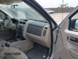 2008 Ford Escape XLT с VIN 1FMCU03158KC06061, выставлен на аукционе IAAI как лот 42381203 с пробегом 239 532 миль миль и . История ставок и продаж доступна на DreamBid. Изображение 5.
