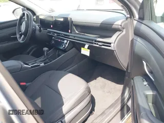 2025 Hyundai Tucson SEL z VIN 5NMJB3DE9SH554856, wystawiony jako IAAI lot #42460268 z przebiegiem 688 mil mil oraz . Historia ofert i sprzedaży dostępna na DreamBid. Obrazek 5.
