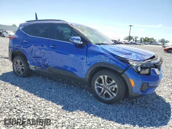 2021 Kia Seltos S with VIN KNDEU2AA8M7081307, listed as a Copart auction lot 49795135 with 26,651 mi miles and Non Repairable. Bid and sale history available at DreamBid. Image 4.