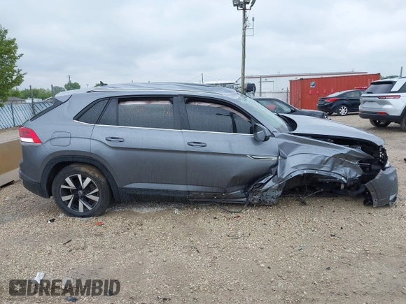 2022 Volkswagen Atlas SE with VIN 1V2LC2CA1NC203536, listed as a IAAI auction lot 42310598 with 28,724 mi miles and . Bid and sale history available at DreamBid. Image 13.