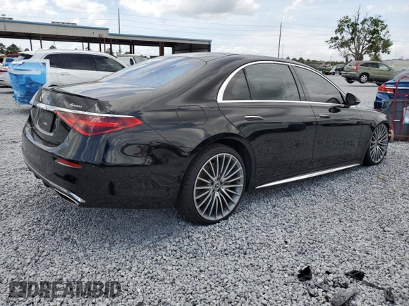 2023 Mercedes-Benz S 500 z VIN W1K6G6DB7PA208777, wystawiony jako Copart lot #51942145 z przebiegiem 93 158 mil mil oraz Szkody całkowita. Historia ofert i sprzedaży dostępna na DreamBid. Obrazek 3.