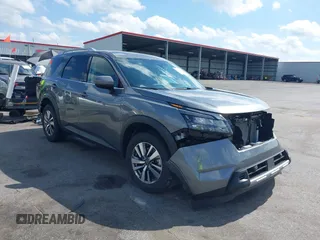 2025 Nissan Pathfinder SL z VIN 5N1DR3CA9SC248855, wystawiony jako IAAI lot #42484265 z przebiegiem 3 392 mil mil oraz . Historia ofert i sprzedaży dostępna na DreamBid. Obrazek 1.
