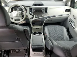 2013 Toyota Sienna SE with VIN 5TDXK3DC6DS386716, listed as a Copart auction lot 63122435 with 77,371 mi miles and Salvage title. Bid and sale history available at DreamBid. Image 8.