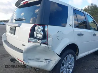 2010 Land Rover LR2 HSE z VIN SALFR2BN2AH195986, wystawiony jako IAAI lot #41074402 z przebiegiem Nie podano mil oraz . Historia ofert i sprzedaży dostępna na DreamBid. Obrazek 6.