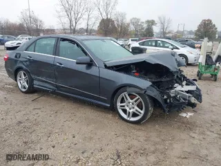 2013 Mercedes-Benz E-Class E 350 Luxury with VIN WDDHF8JB7DA766166, listed as a IAAI auction lot 40853067 with 46,049 mi miles. Bid and sale history available at carsss.com. Image 1.