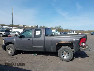 2011 Chevrolet Silverado 1500 LS with VIN 1GCRKREA5BZ130541, listed as a IAAI auction lot 42062328 with 181,175 mi miles and . Bid and sale history available at DreamBid. Image 14.