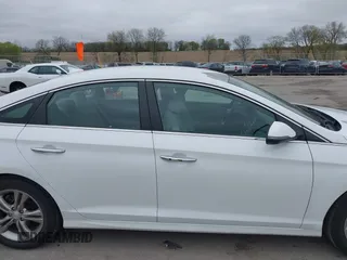 2018 Hyundai Sonata Limited with VIN 5NPE34AF2JH636995, listed as a IAAI auction lot 42105350 with 105,279 mi miles. Bid and sale history available at carsss.com. Image 13.