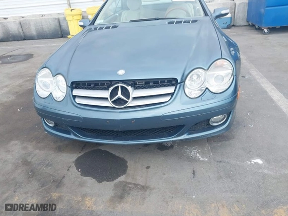 2007 Mercedes-Benz SL-Class 5.5L V8 with VIN WDBSK71F07F133068, listed as a IAAI auction lot 42074542 with 104,503 mi miles. Bid and sale history available at carsss.com. Image 12.