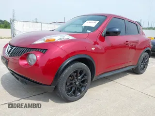 2013 Nissan Juke SL z VIN JN8AF5MV7DT229385, wystawiony jako IAAI lot #42404994 z przebiegiem 137 398 mil mil oraz . Historia ofert i sprzedaży dostępna na DreamBid. Obrazek 2.