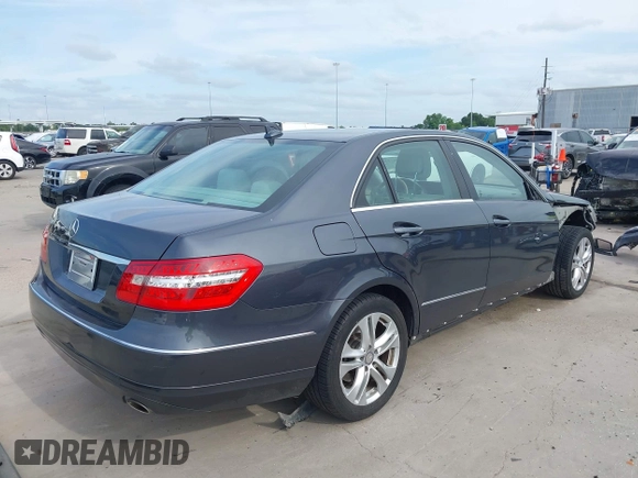 2011 Mercedes-Benz E-Class E 350 Luxury with VIN WDDHF5GB3BA276245, listed as a IAAI auction lot 42062138 with 112,979 mi miles. Bid and sale history available at carsss.com. Image 4.