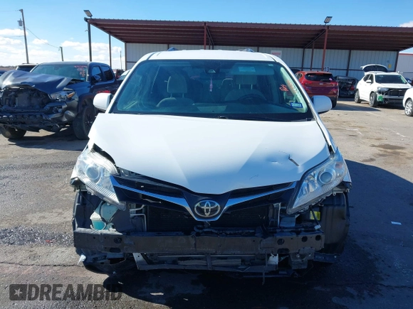 2018 Toyota Sienna LE Auto Access Seat with VIN 5TDKZ3DC9JS962977, listed as a IAAI auction lot 41312680 with 107,538 mi miles. Bid and sale history available at carsss.com. Image 13.